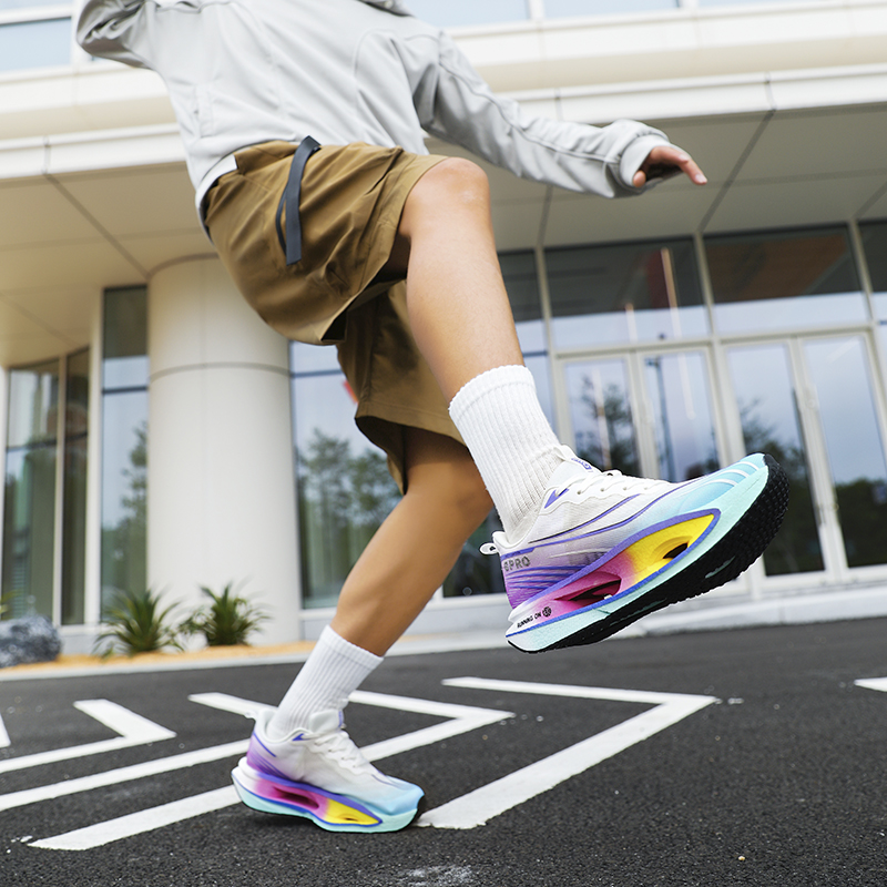メンズスポーツシューズ カーボンプレートランニングシューズ  - Running Gear Ladies のレビューと価格