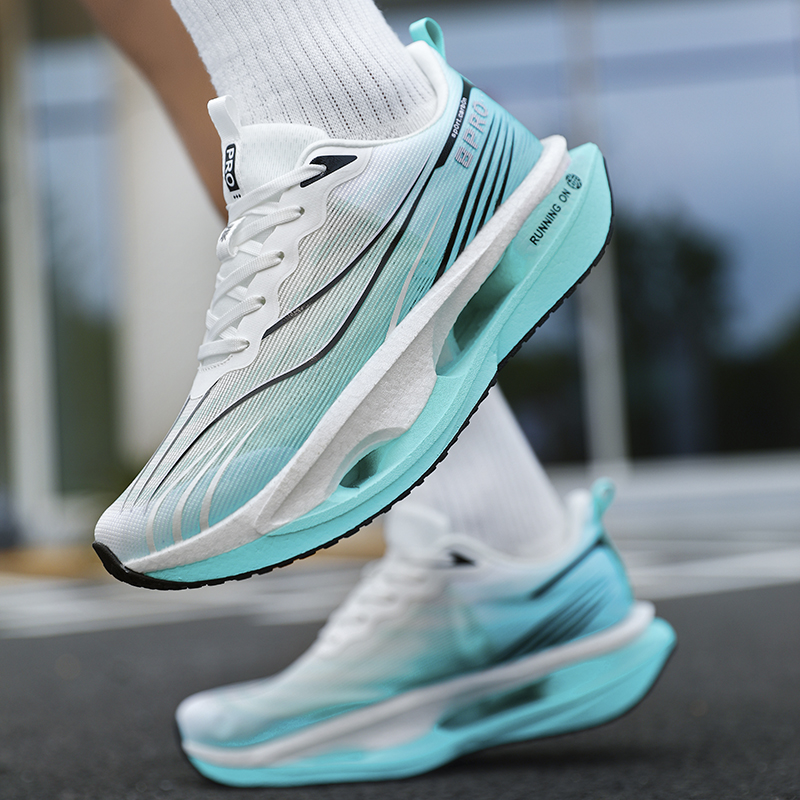 メンズスポーツシューズ カーボンプレートランニングシューズ  - Running Gear Ladies のレビューと価格