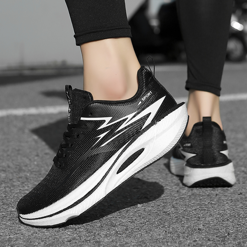 女性の靴スニーカー女性カジュアルメンズシューズテニス高級靴ト - Running Gear Ladies のレビューと価格
