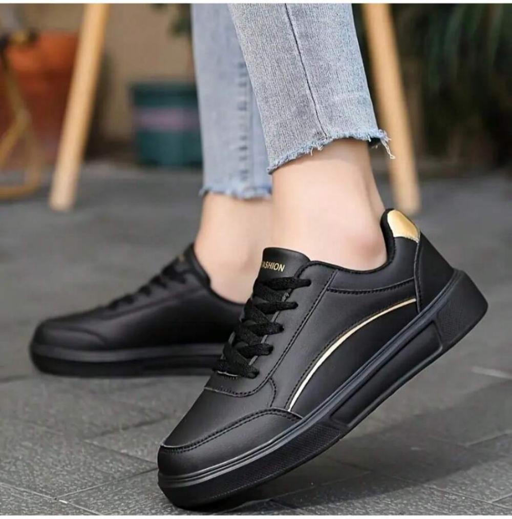 女性用ホワイトカジュアルスニーカー、軽量レースアップラウンド - Running Gear Ladies のレビューと価格